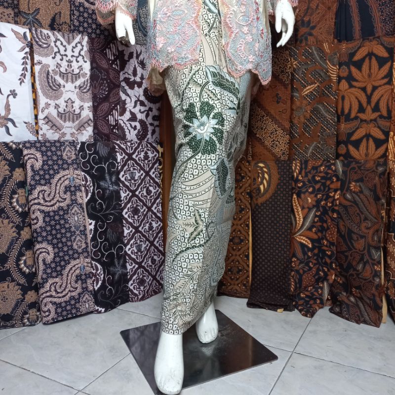 Kain Jarik Dan Blangkon Solo atau Sunda Motif Batik Gringsing Merak Krem Hijau Katun Halus Prodo dan