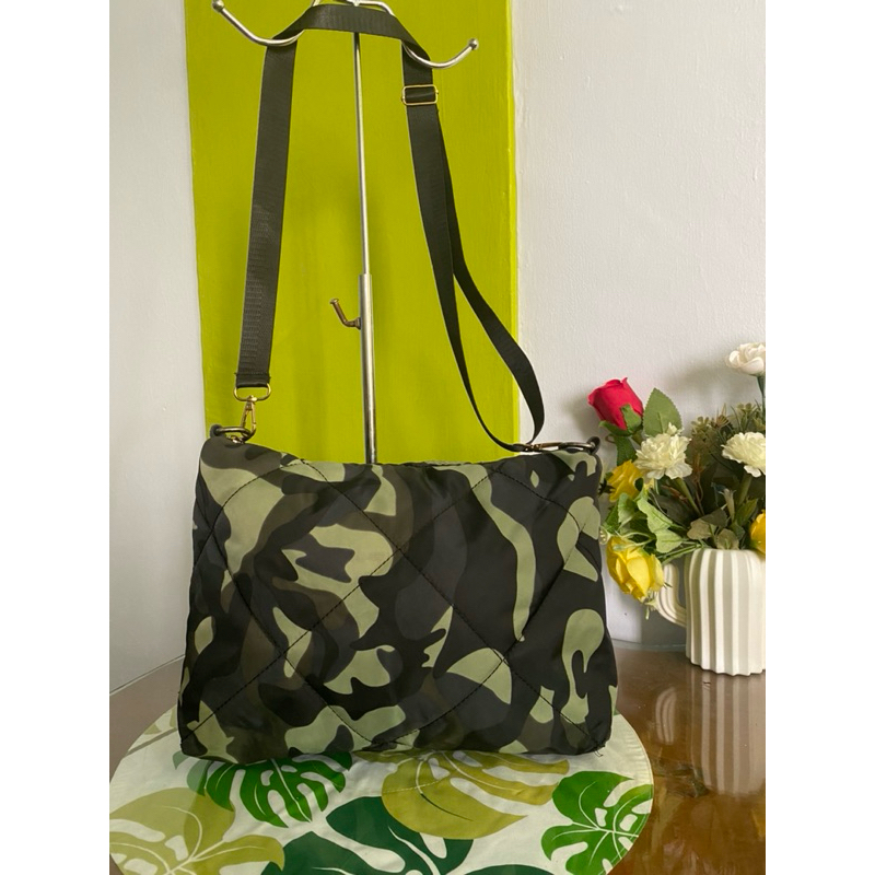 sling bag tas selempng army nilon tas wanita preloved keren