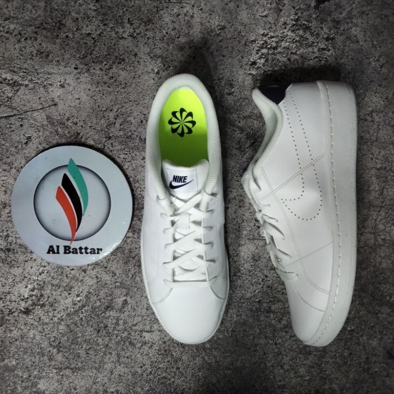 SEPATU NIKE COURT ROYALE 2