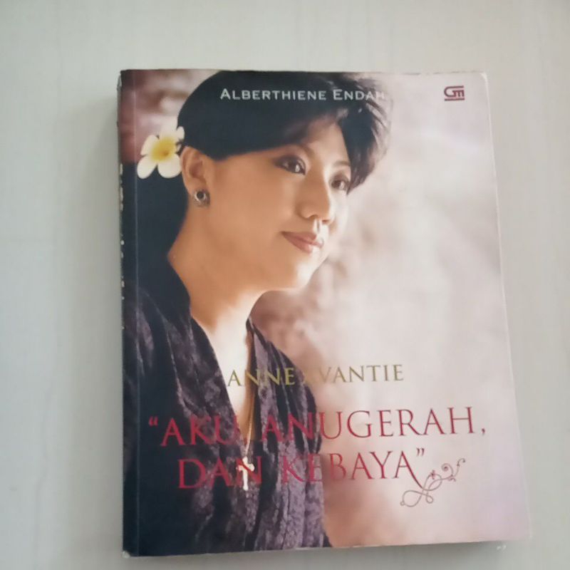buku Anne Avantie "aku anugrah dan kebaya"