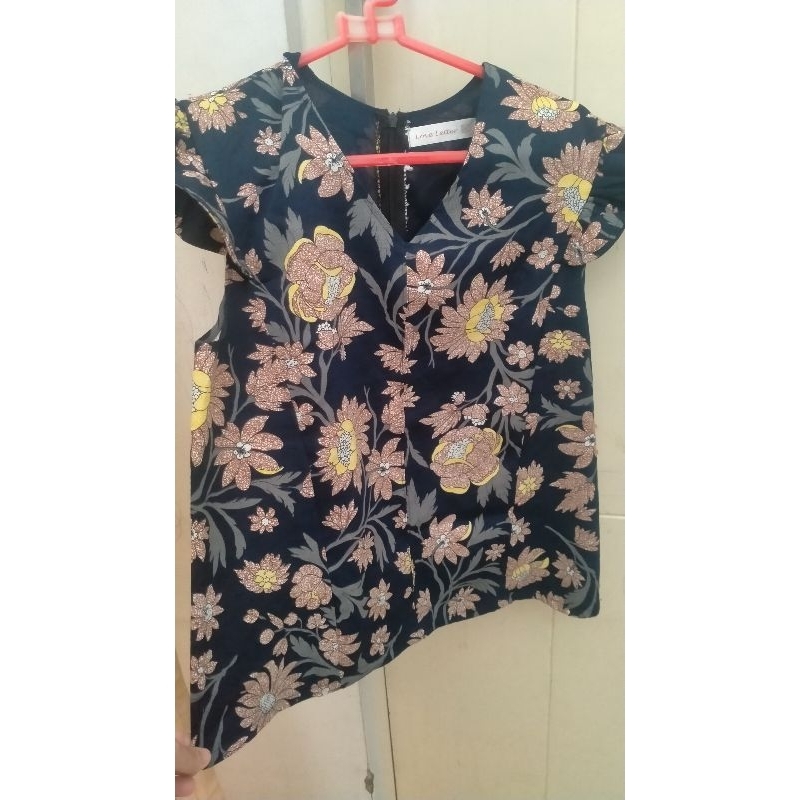 blouse lengan pendek ruffle bunga