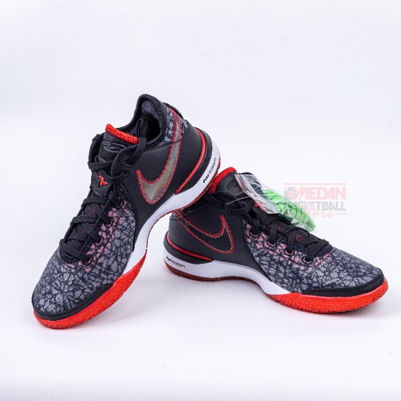 Sepatu Basket Lebron 20 NXXT Faze Clan