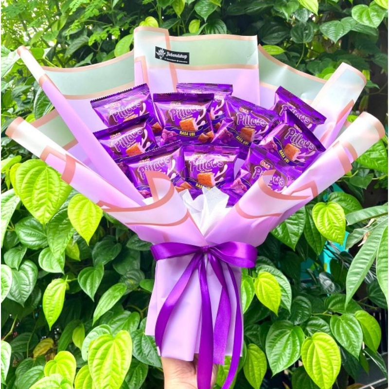 

BUKET PILLOW UNGU BESAR MURCE UNIK CANTIK HADIAH WISUDA ULTAH ANNIVERSARY