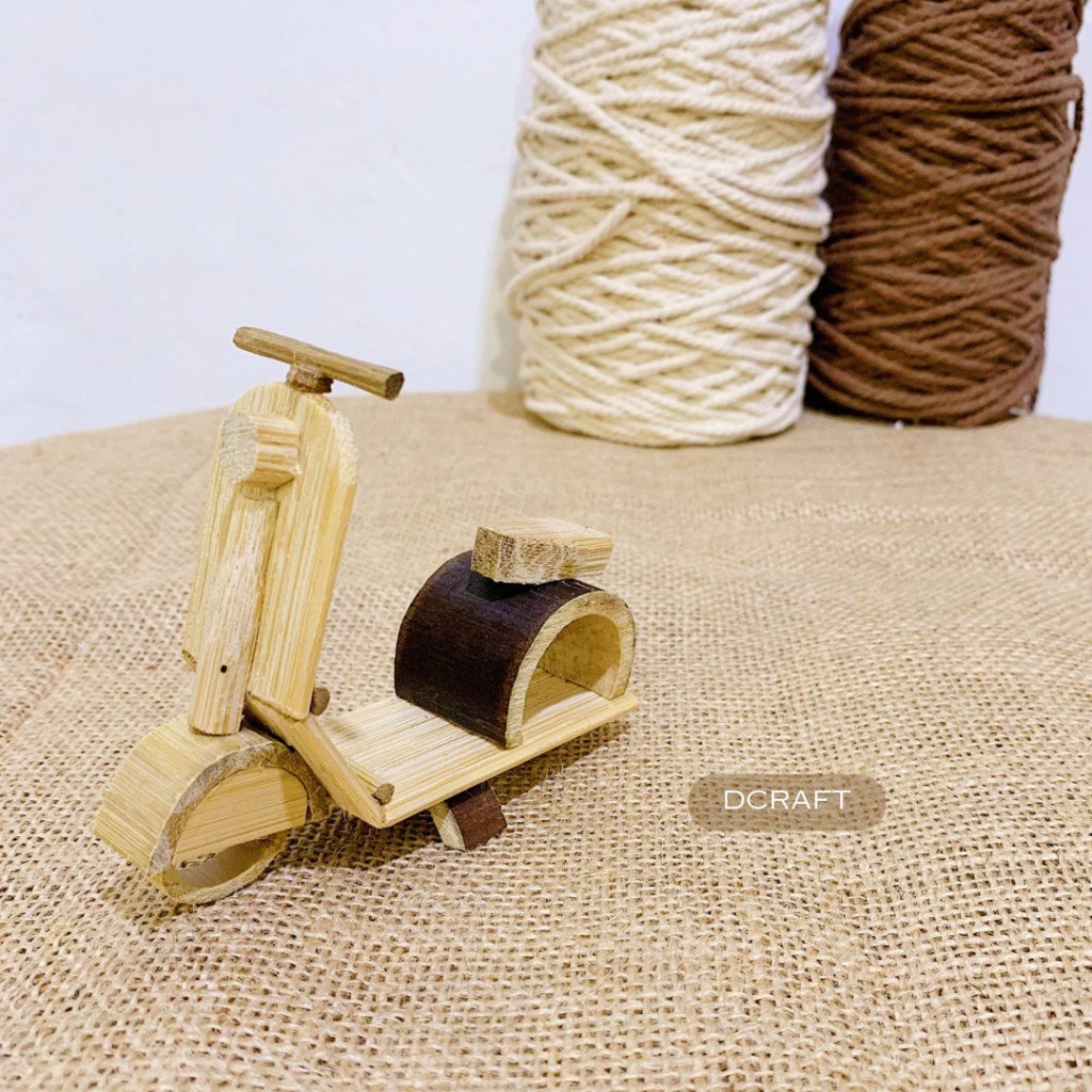 Miniatur Vespa Bambu / Pajangan Miniatur Vespa Bambu