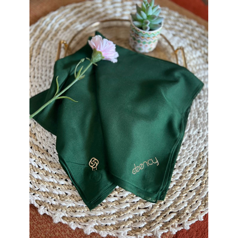 liza hijau botol emerald deenay