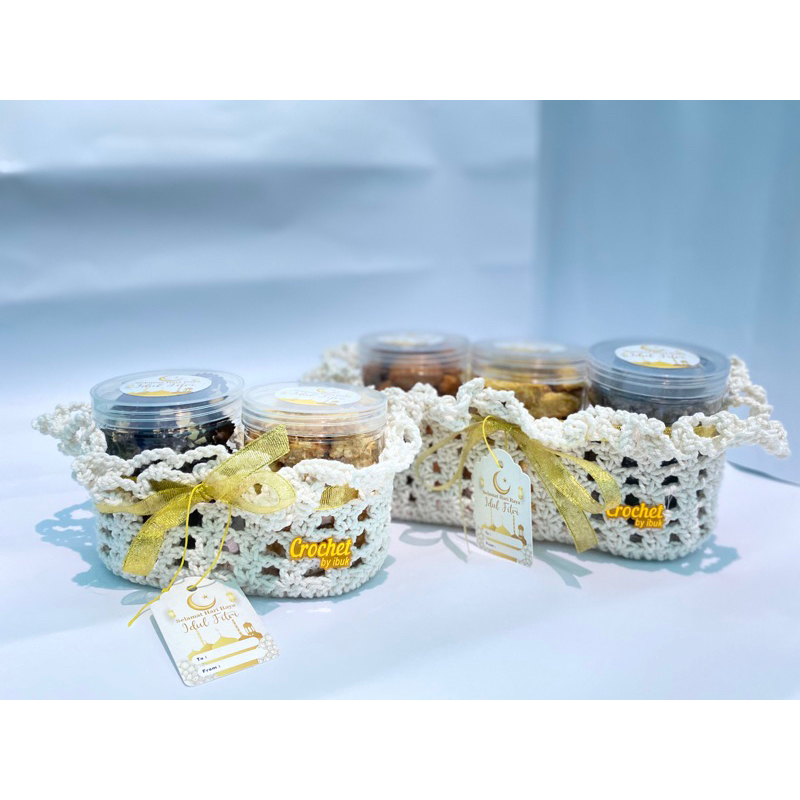 

box hampers lebaran rajut handmade