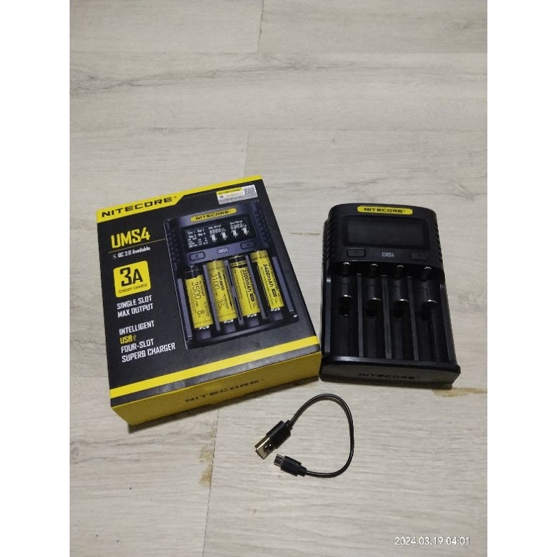 nitecore ums 4 3A