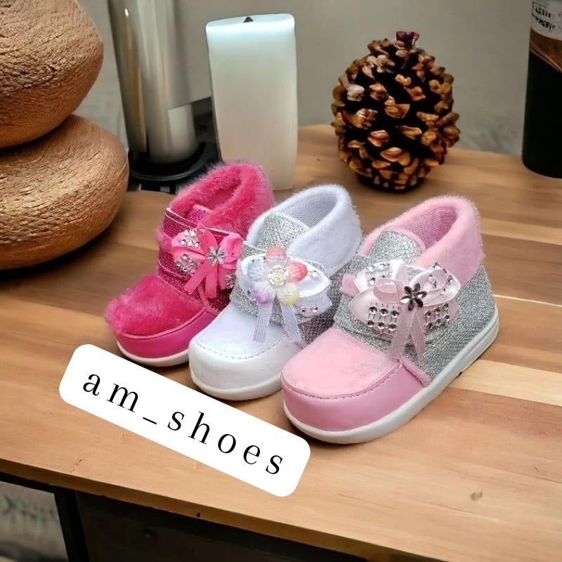 Sepatu Boot Anak Perempuan Bulu usia 1-3 tahun