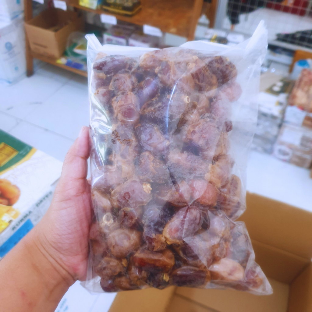 

KURMA KHALAS SA'AD 1KG / KURMA KHALAS MURAH / KURMA KHALAS ORIGINAL Kemasan Plastik