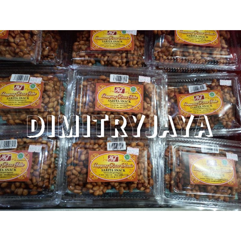 

Ampyang rasa jahe / manis Sarita Snack / Cemilan gula kacang khas Magelang Mungkid Muntilan