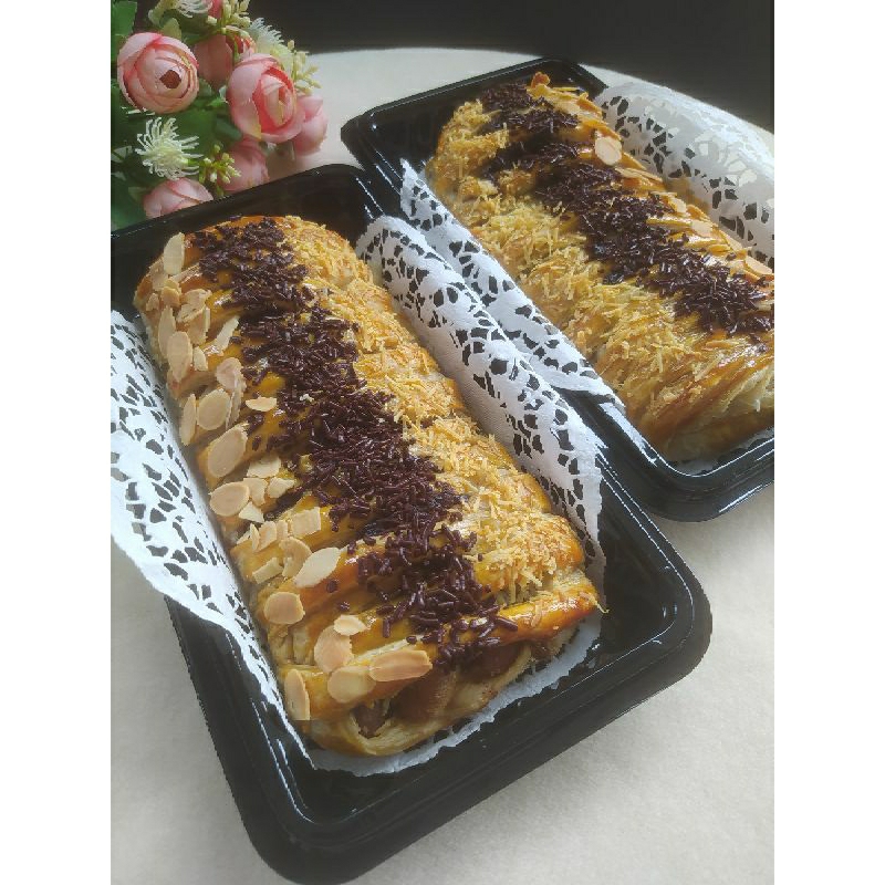 

Strudel Pisang Coklat Keju / Banana Strudel