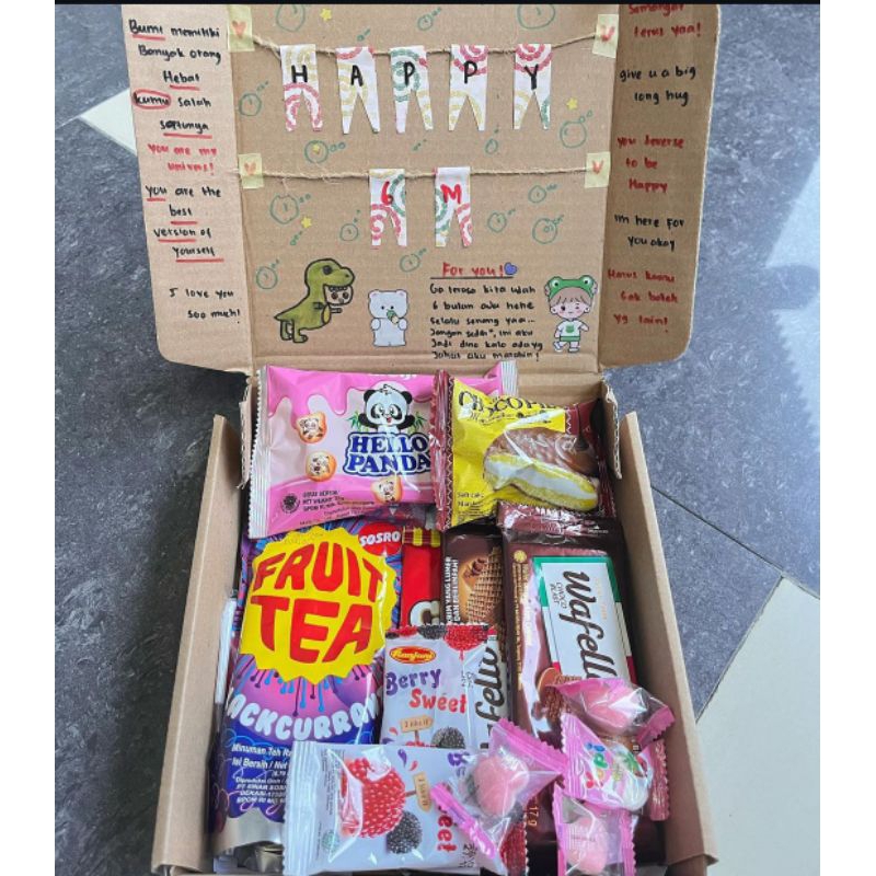 

BOX HAMPERS MAKANAN/KADO ULTAH