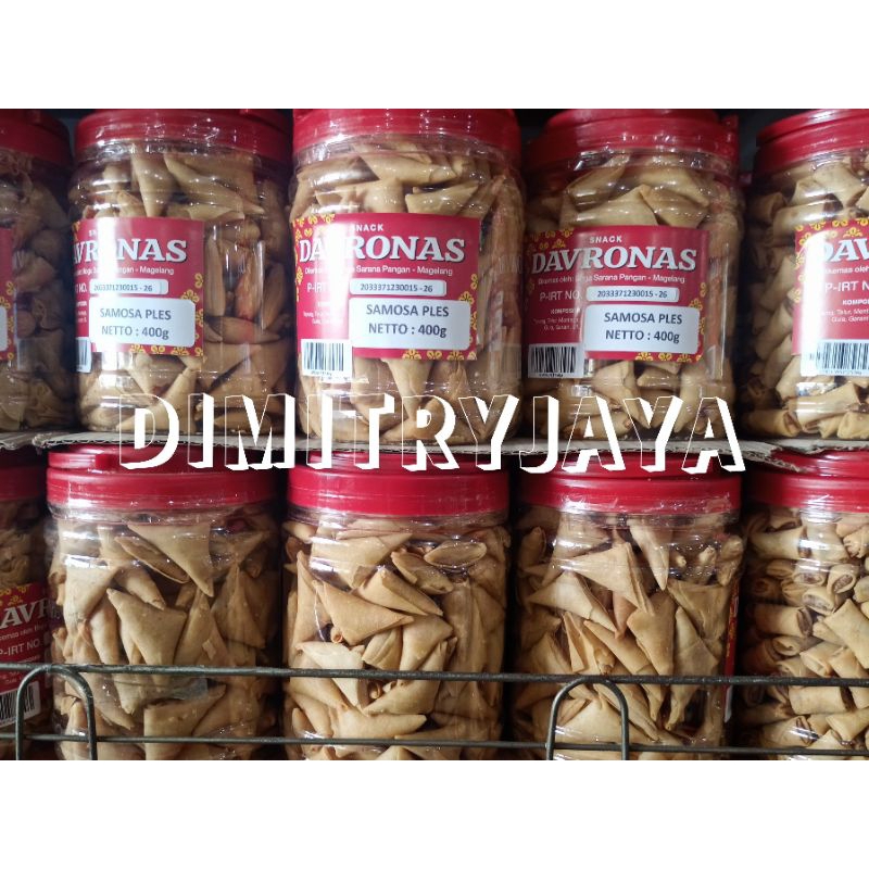 

Samosa Ples Davronas 400 gram Toples / Oleh Oleh Magelang Temanggung Wonosobo Yogyakarta / Keripik Kerupuk Cemilan Snack