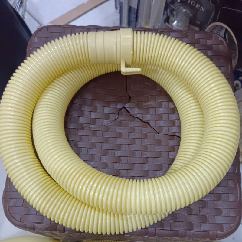 sambungan selang pembuangan air mesin cuci
