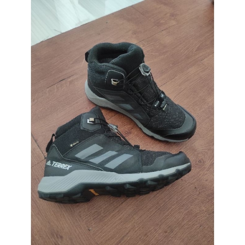 Sepatu Outdoor ADIDAS TERREX goretex Size 36 (230mm) second