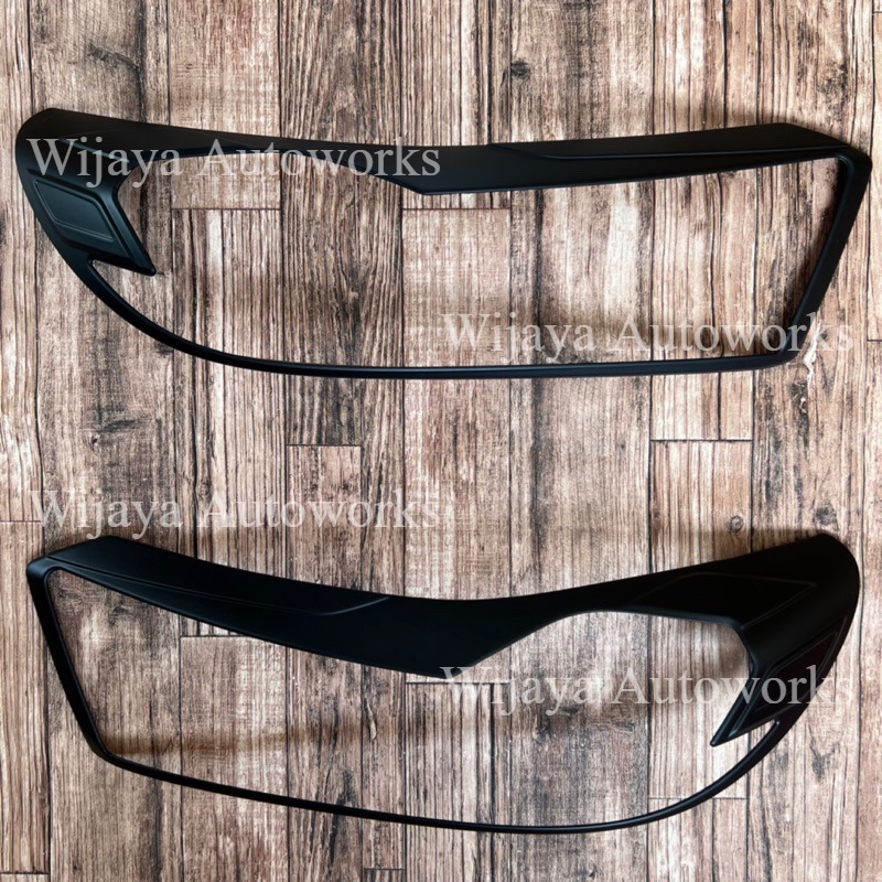 Garnish Lampu Depan Mobilio 2017-2023 Hitam