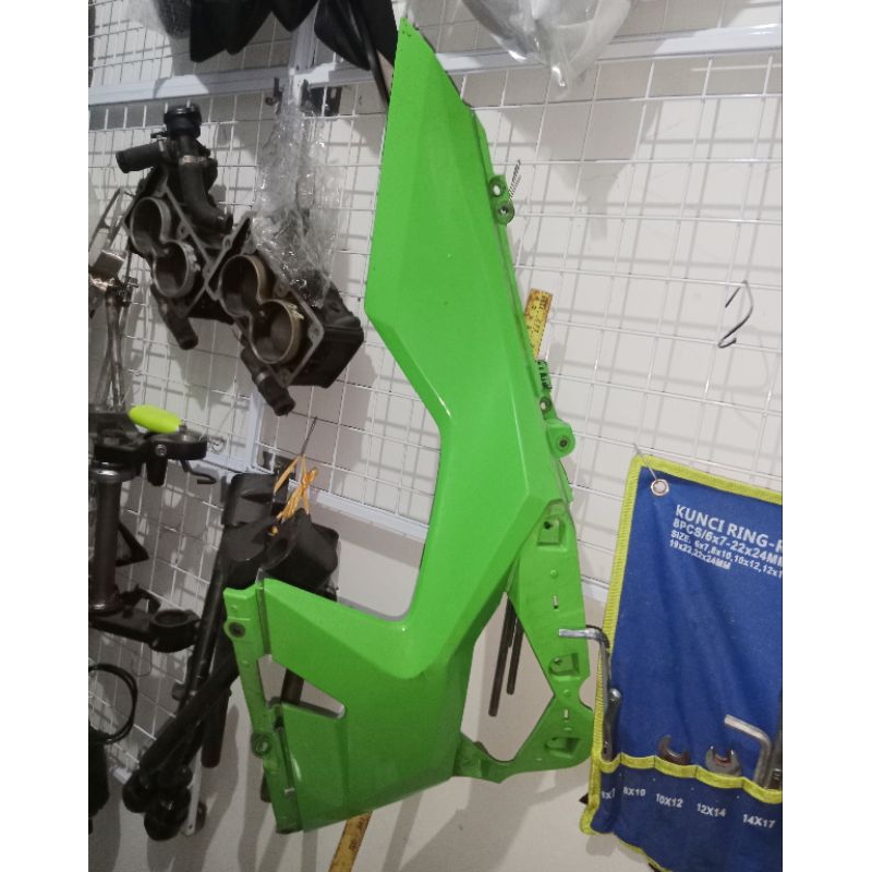 Cover Body fairing tengah All New Ninja 250fi 2018 - 2024 (Sebelah KANAN)
