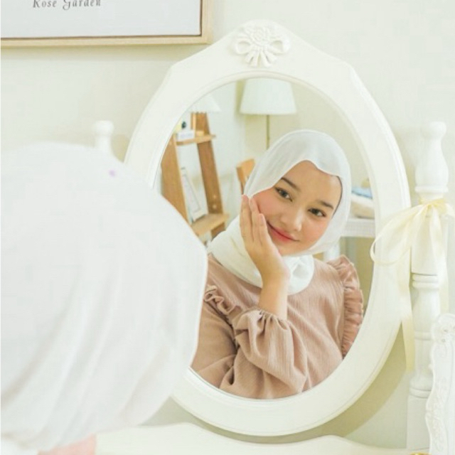 Laela Pasmina Oval by Kumerona