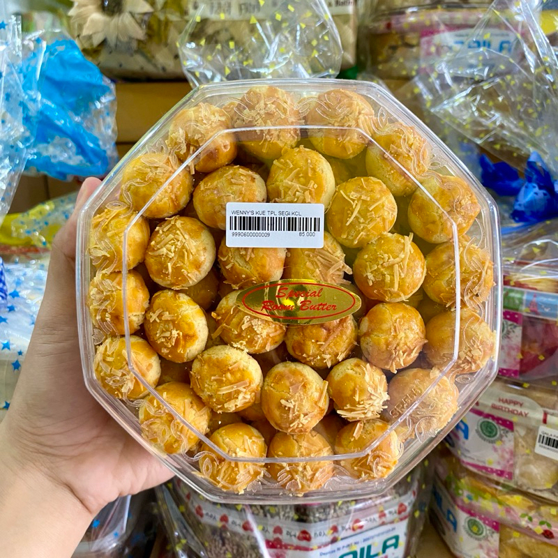 

Wenny’s Cookies Cheese Ball