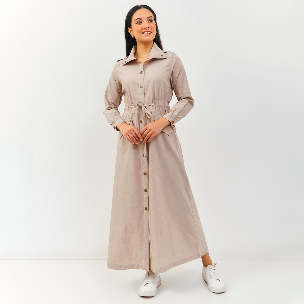 GRAPHIS Snap Button High Collar Maxi Outer Dress / Dress Maxi Lebaran Wanita 2024 kekinian terbaru j