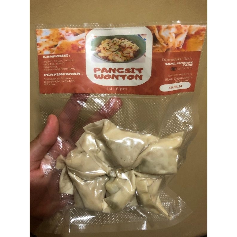 

pangsit wonton dengan sambal