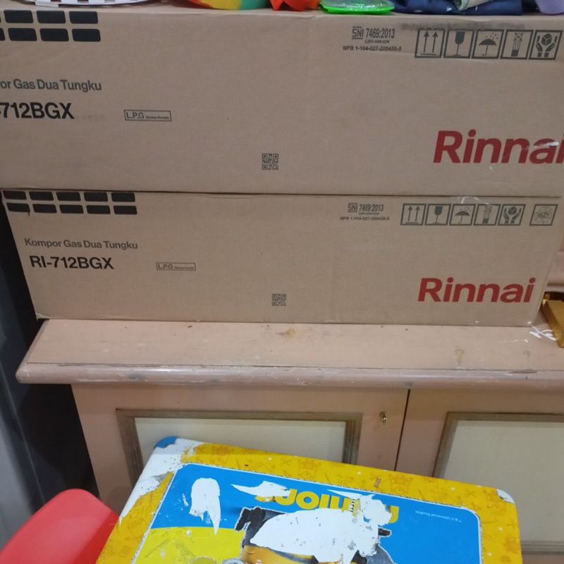 Kompor Rinai RI-712BGX Kompor Gas Dua Tungku yang apinya besar