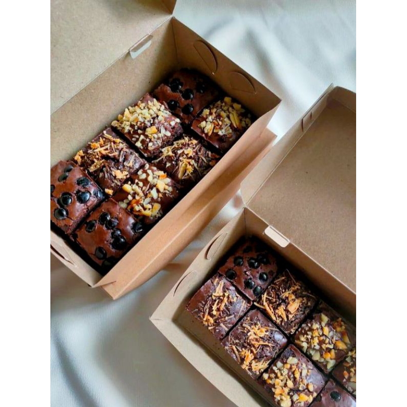 

Brownies Panggang Topping Keju & Almond