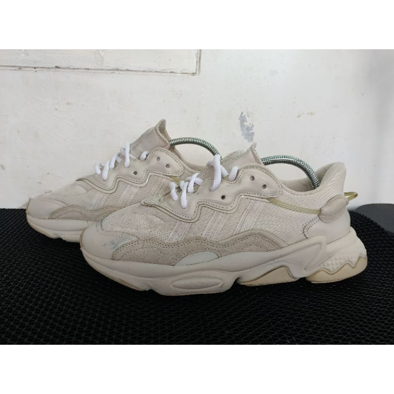 Sepatu Adidaas Ozweego Beige size 42