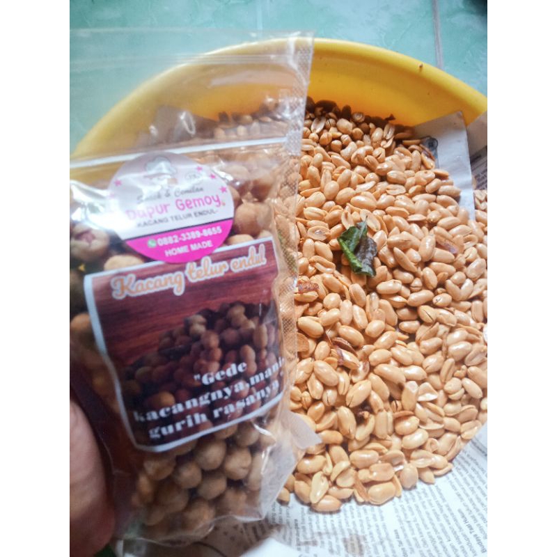 

kacang telur 500 gr ,camilan enak .manis renyah .untuk suguhan tamu acara dll