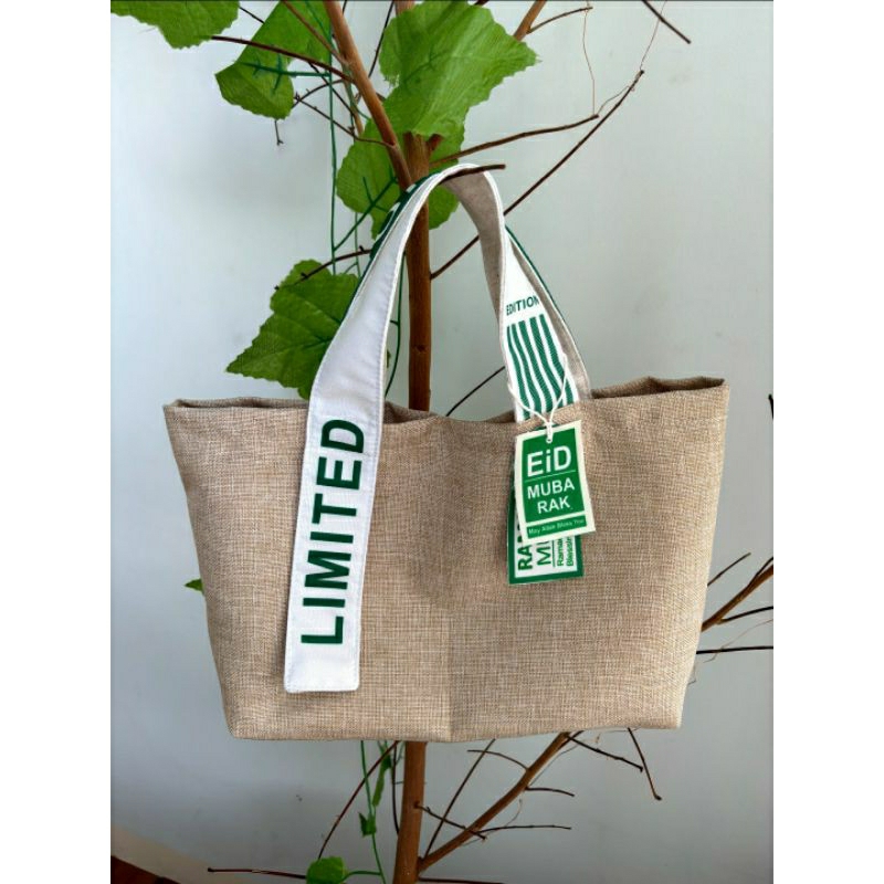 

TAS HAMPERS / LEBARAN / GIFT / PARCEL ( 25x12x20 )