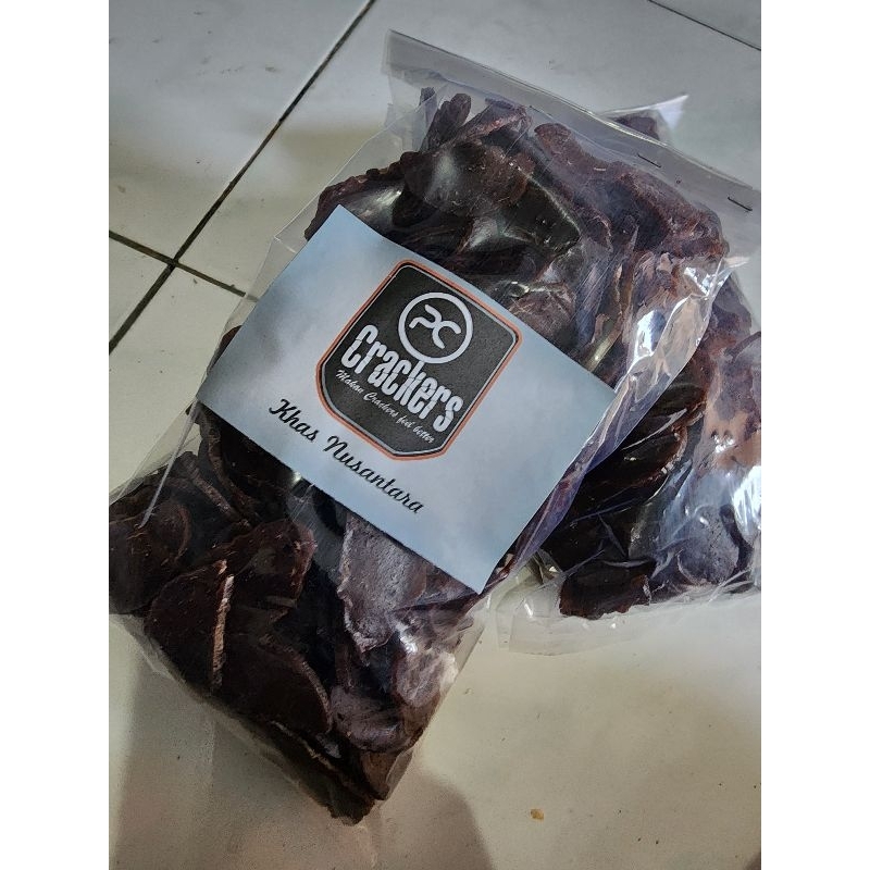 

Kerupuk Jengkol Hitam (RM) kemasan 500 gram.