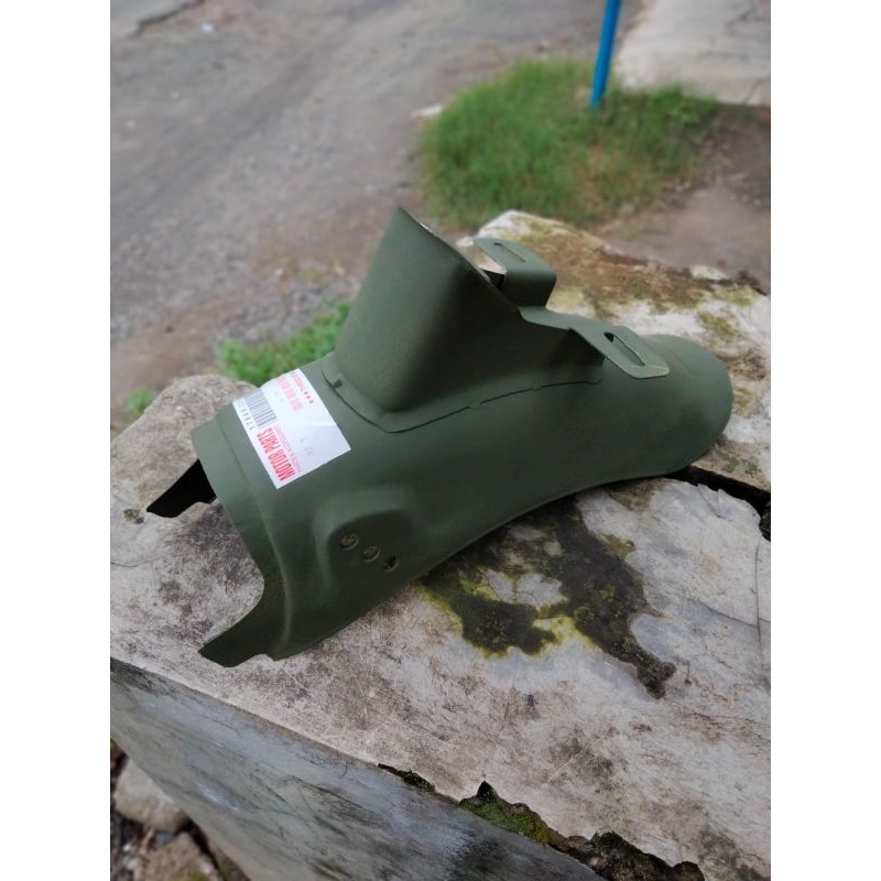 Slebor spakbor belakang C70 c50 Threestar press detail original