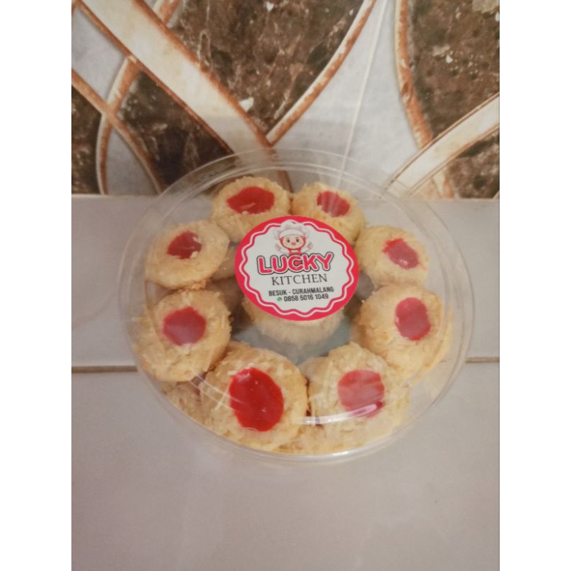 

Crunchy Strawberry Cheese Thumbprint Cookies Ukuran 500gr