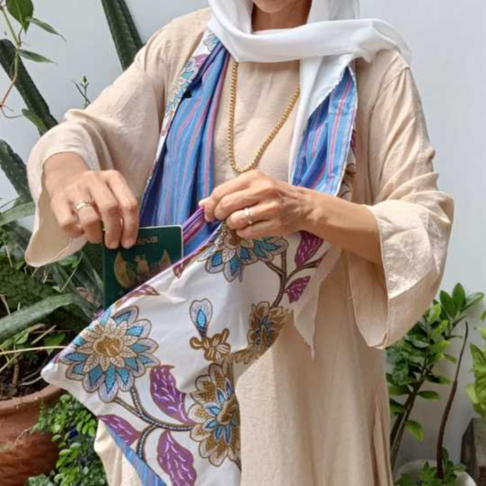 Ininani Indonesia Selentong Selendang Kantong Batik Spesial Ramadhan Ramadan Hijab Kerudung Putih