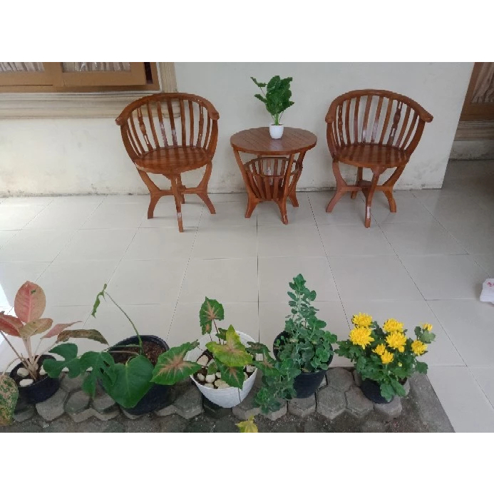 Set Kursi Teras Dua Kursi Satu Meja