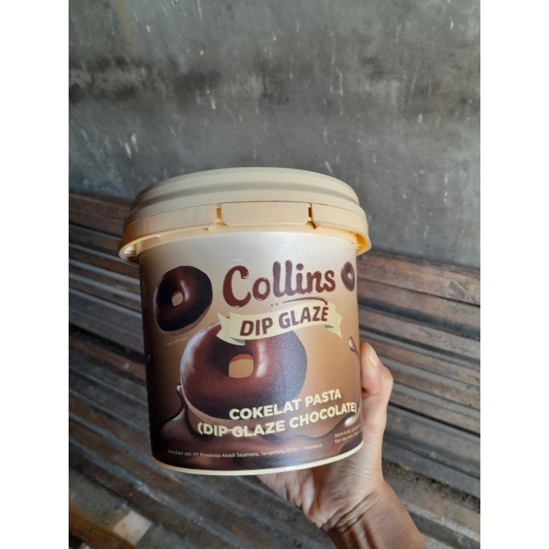 

Collins Coklat