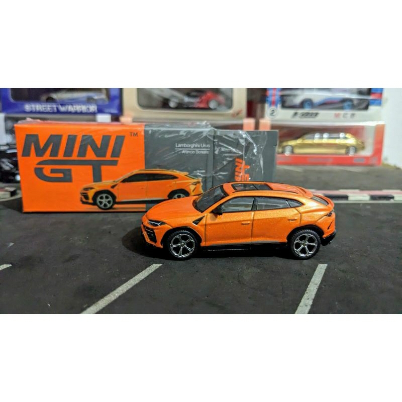 Diecast Mini GT Lamborghini Urus Arancio Borealis no 360