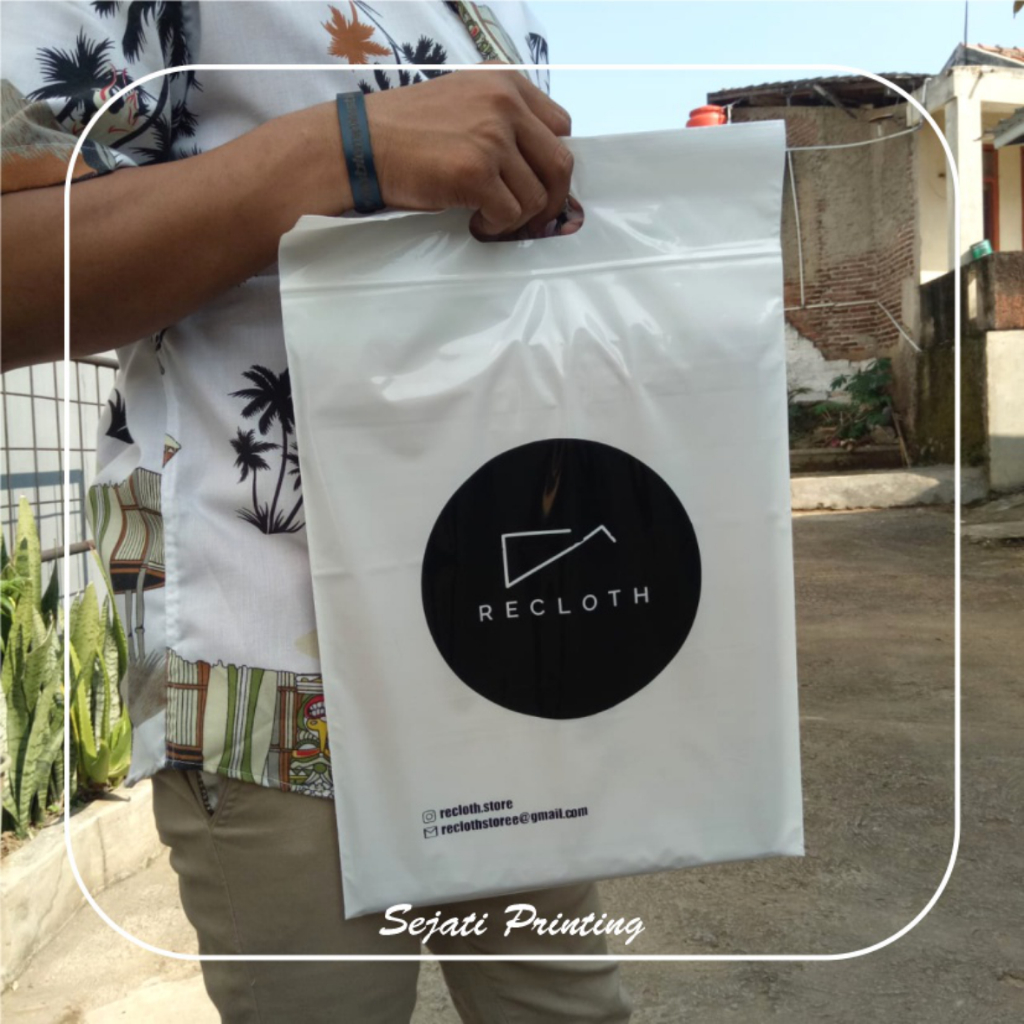 

Sablon Plastik Murah 30cmx38cm + 7cm, FREE DESAIN - SEJATIPRINTING - Klip Pound
