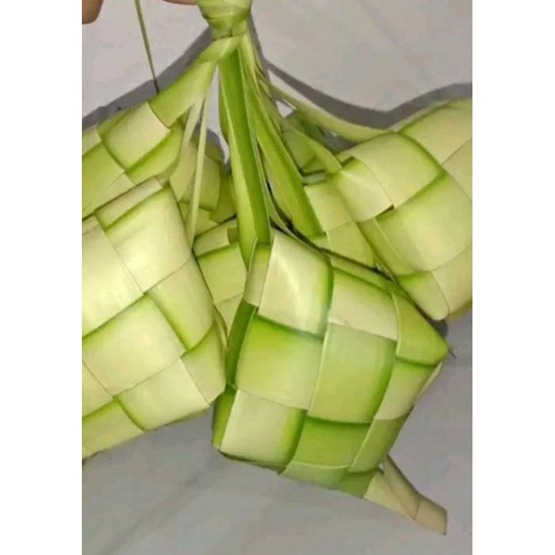 

Ketupat Kosong/ Cangkang Ketupat tinggal isi - Ketupat Lebaran