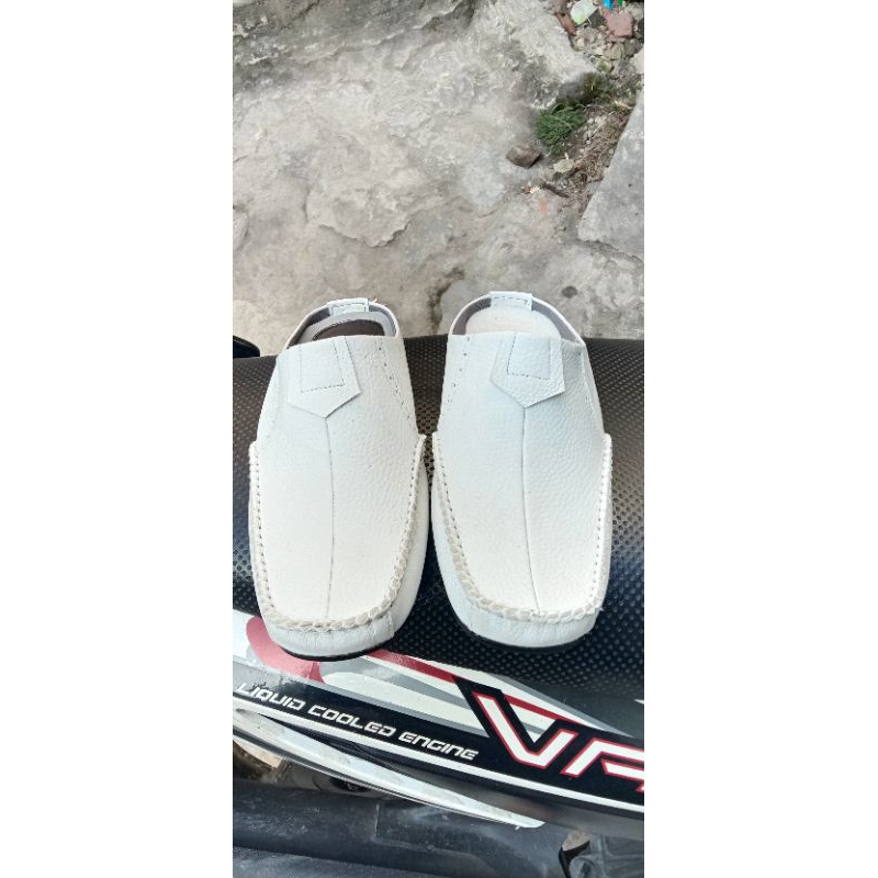 bustong kulit putih bersih