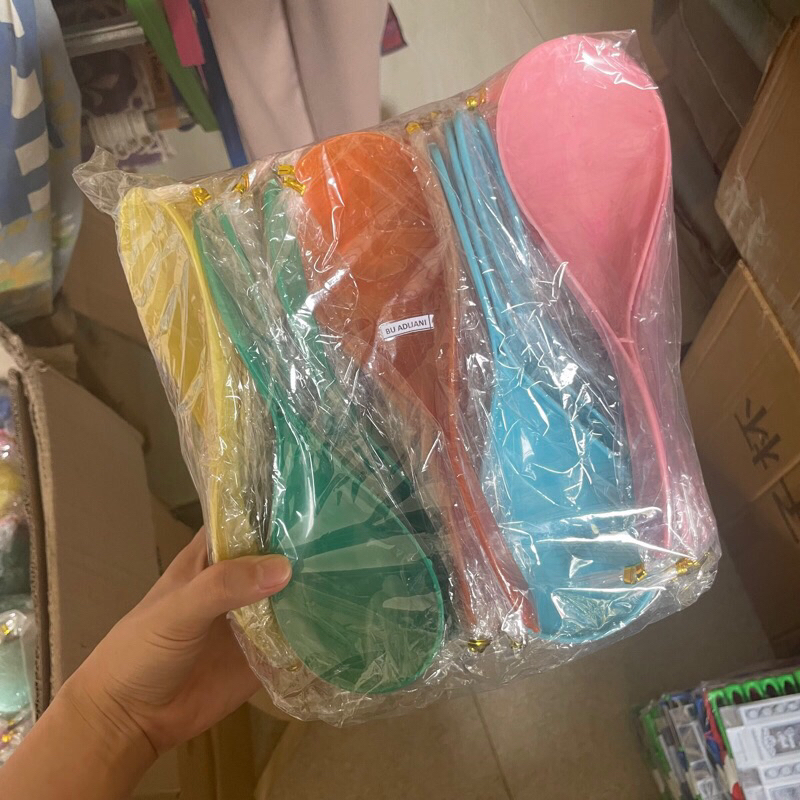 (isi 50 pcs) Souvenir Centong Pelangi sendok nasi