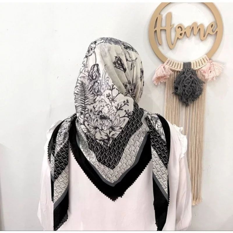 NUANSA PUTIH hijab segiempat denay voal motif semarang