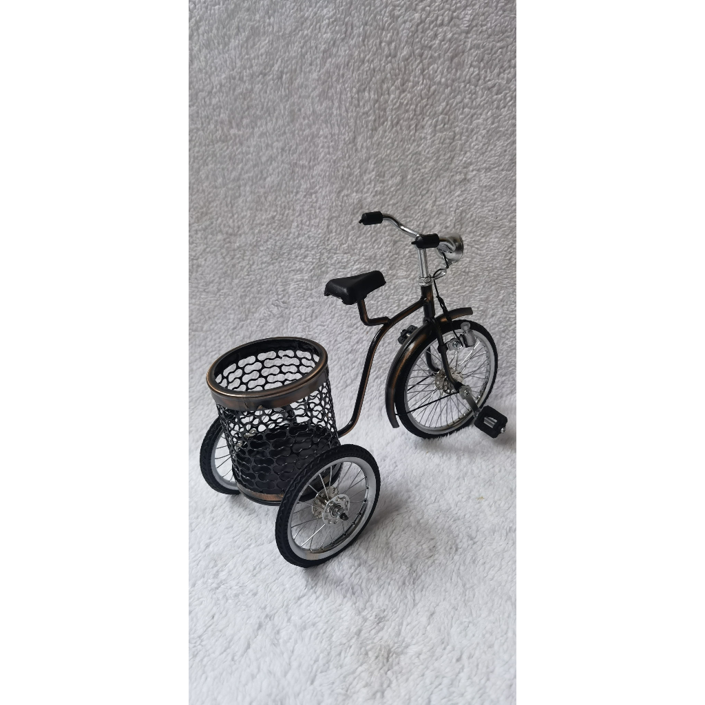 Pajangan Miniatur Sepeda Keranjang Belakang dari Logam - MK Aluminium MB25