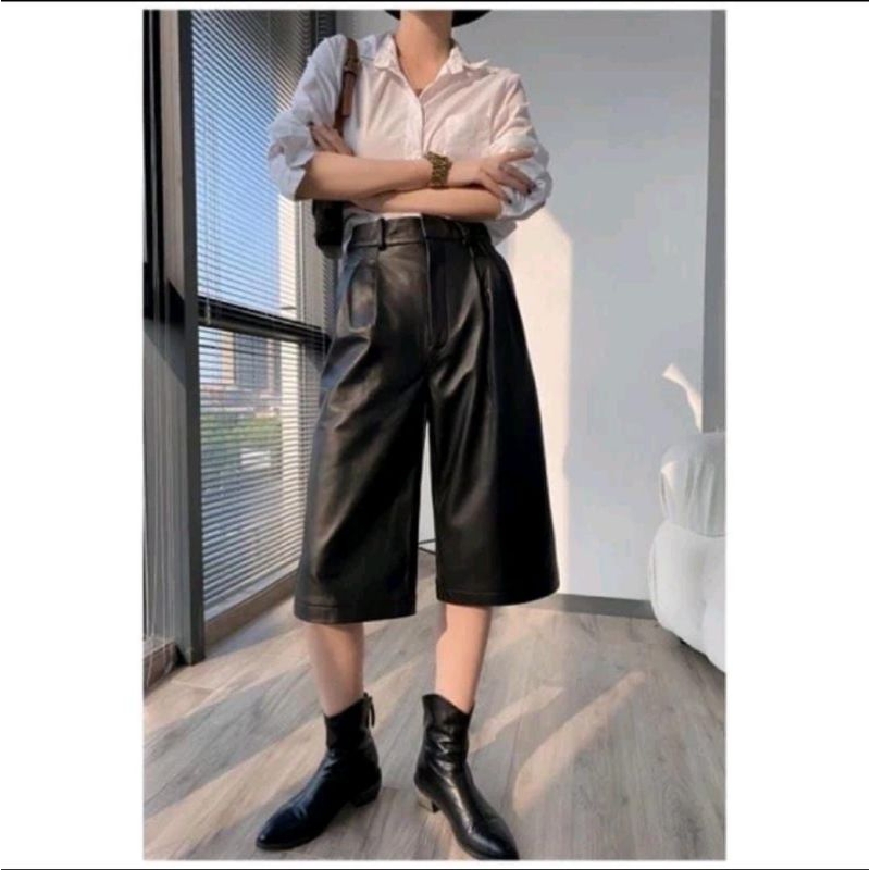 LUMÉ VOGUE - Leather Pants Short / Celana Pendek Wanita