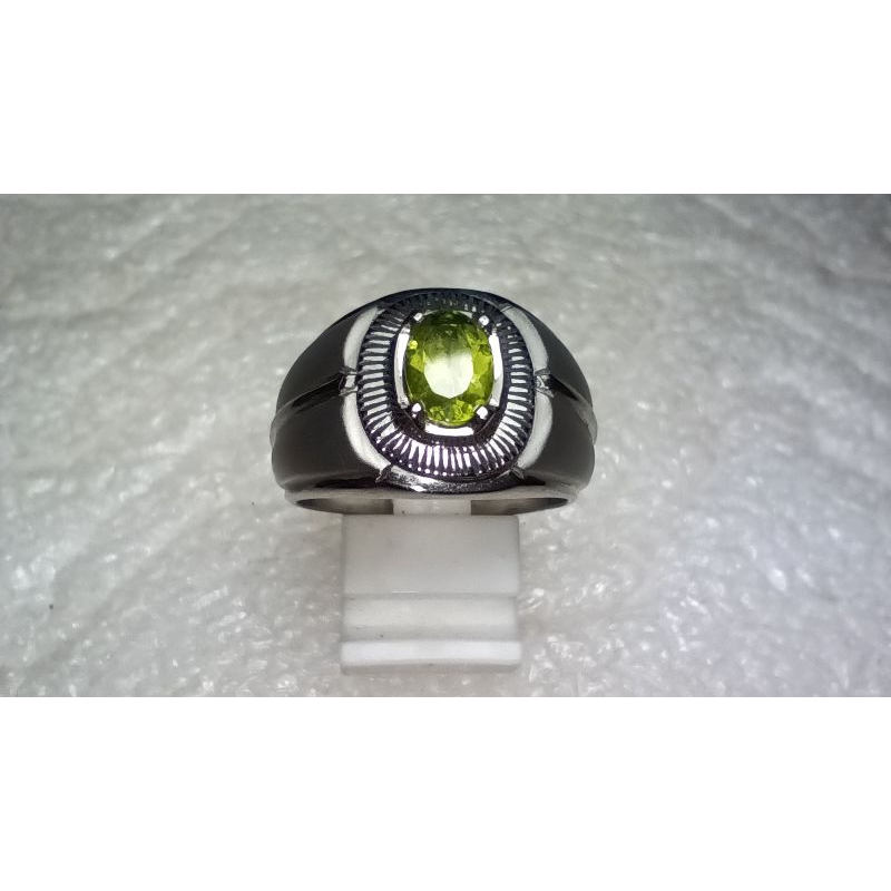 Cincin Natural Peridot Dim.7x5x3.5 Mewah