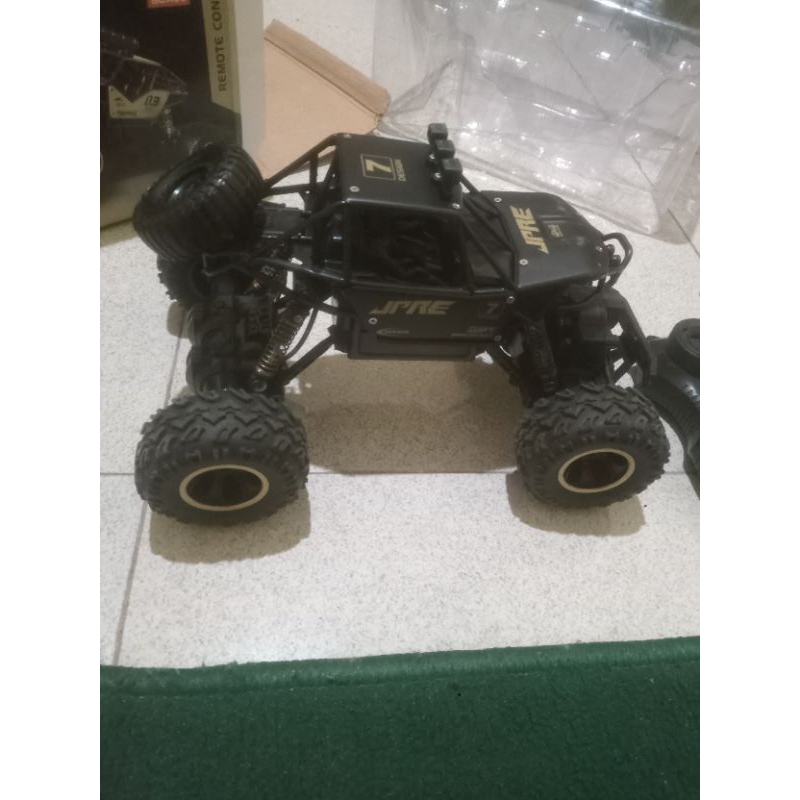 Mobil RC Rock CRAWLER Alloy material ( Bekas )