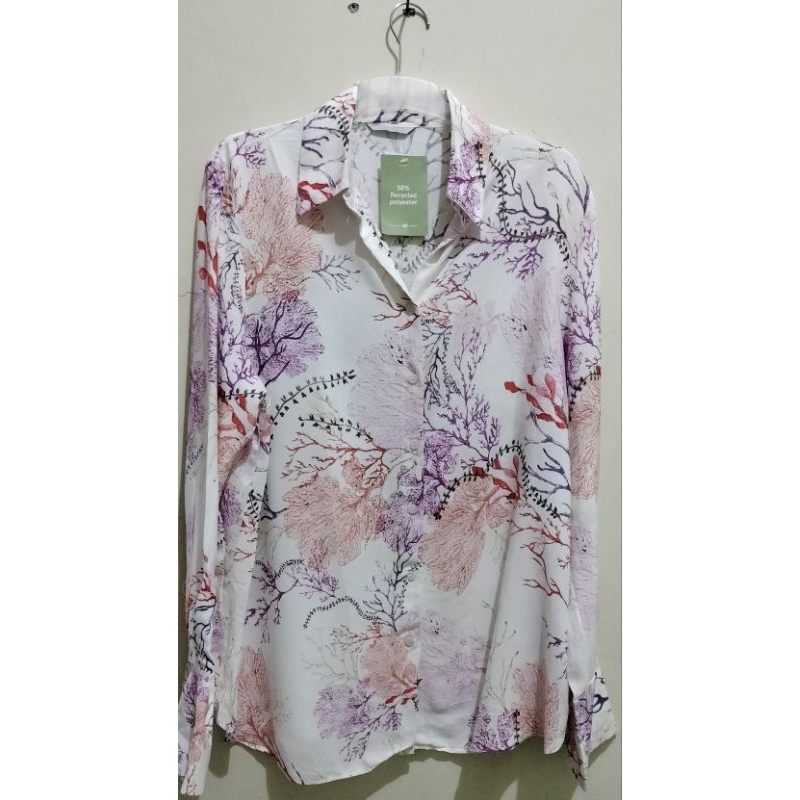 kemeja H&M bunga