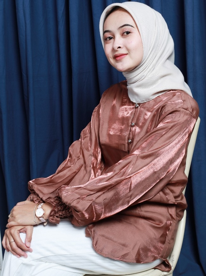 Kemeja Wanita Hawa Shimmer Silk Motif Lengan Panjang Karet Kancing Polos