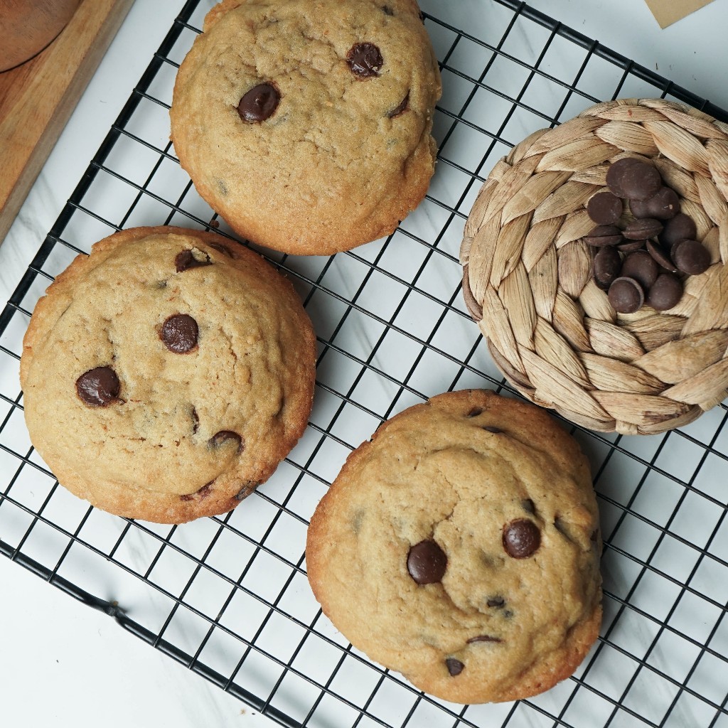 

Classic Chocolate Chip Cookie by Dowlicious