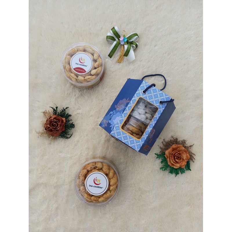 

Gable box 2 Reguler Ina cookies Hampers Idul Fitri